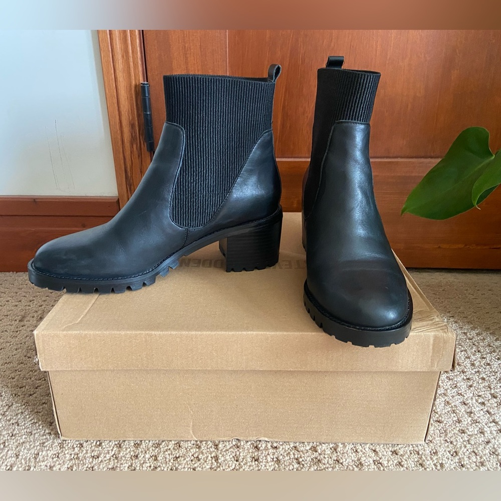 Gap Chelsea Lug Boots, Black, Women’s Size 8 US